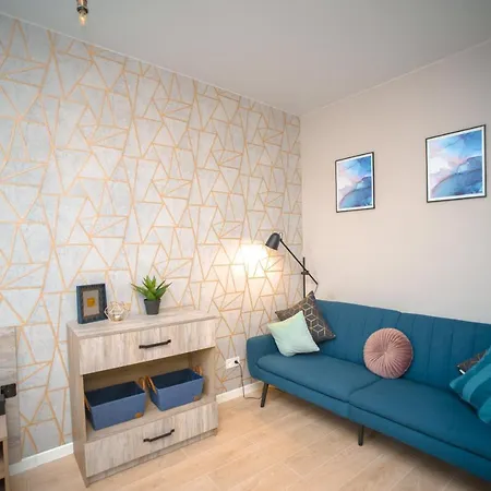 3 Bedroom, 2 Bathroom Apartment Near Forum Lviv Exterior photo