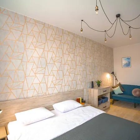 3 Bedroom, 2 Bathroom Apartment Near Forum Lviv Exterior photo