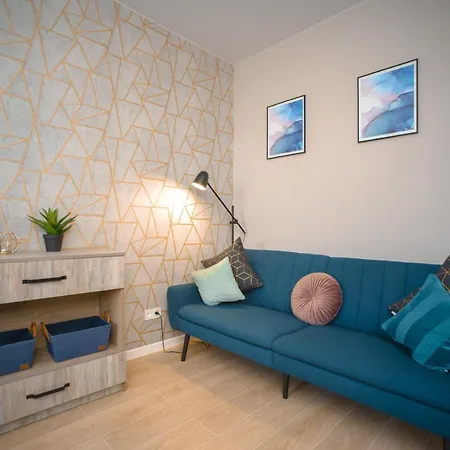 3 Bedroom, 2 Bathroom Apartment Near Forum Lviv Exterior photo