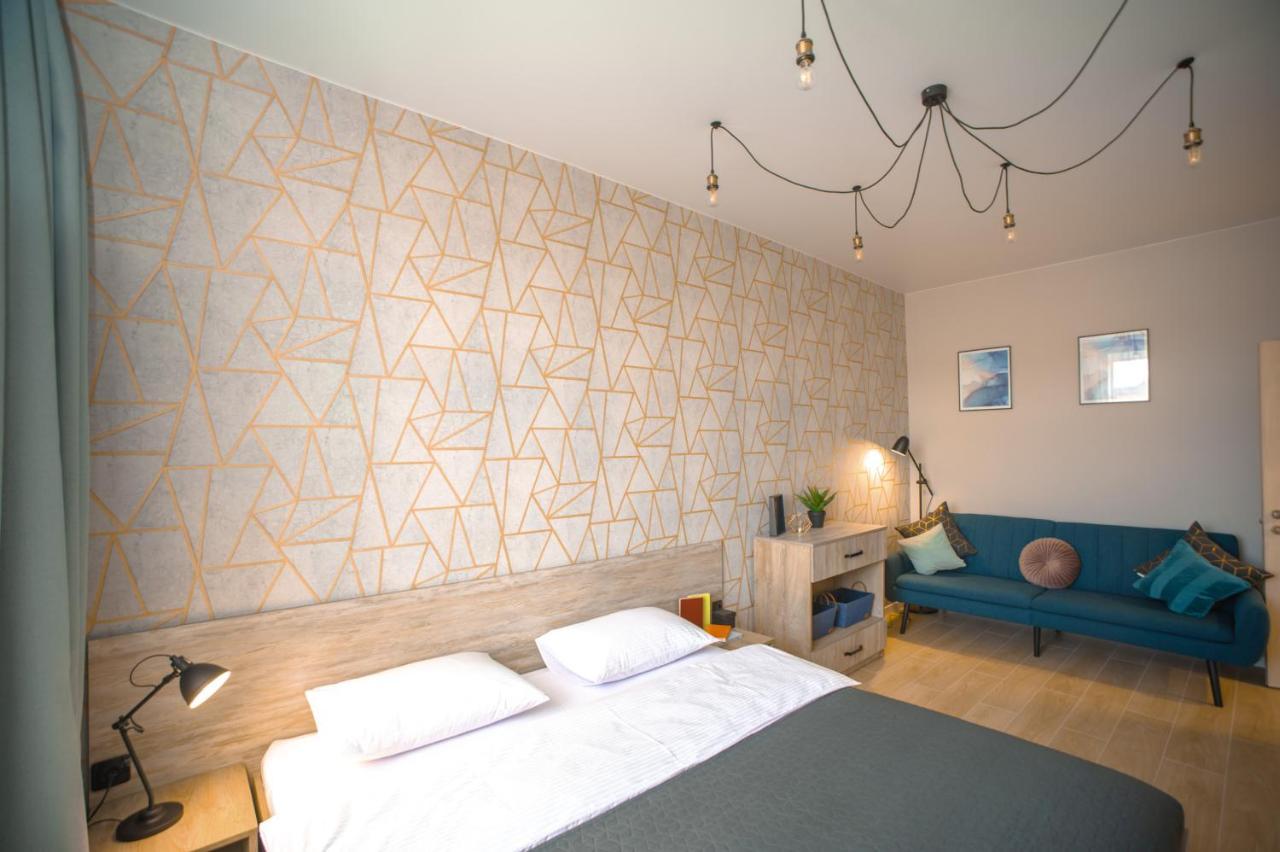 3 Bedroom, 2 Bathroom Near Forum Апартаменти Львів