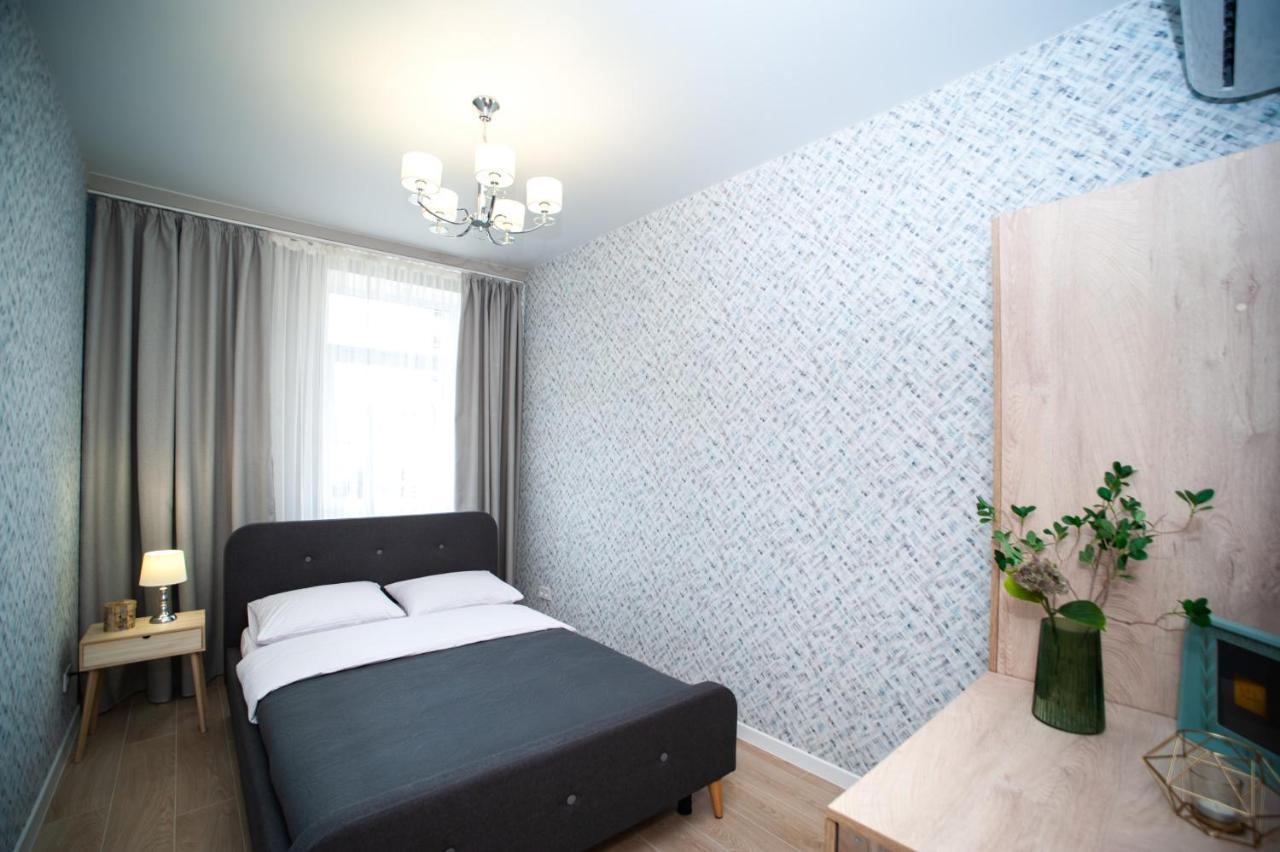 3 Bedroom, 2 Bathroom Near Forum Apartment *