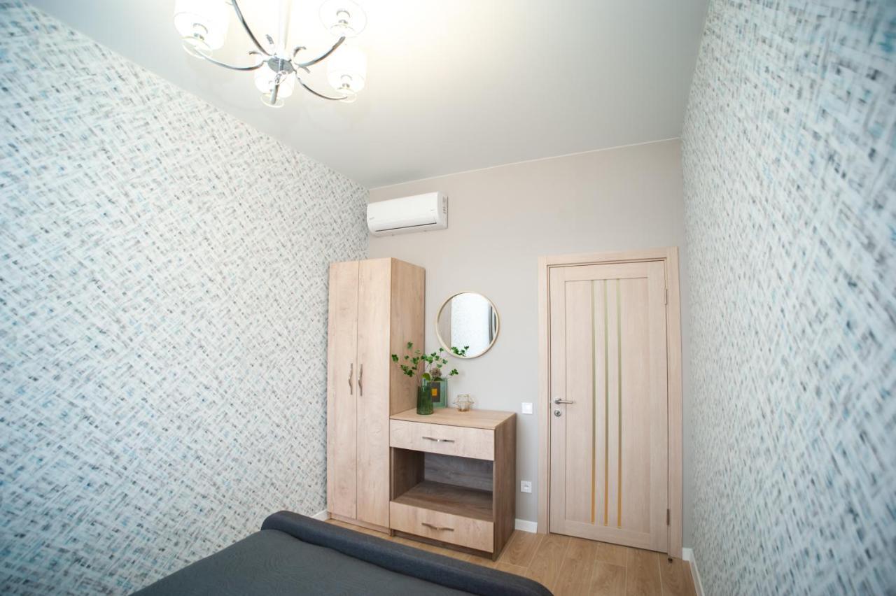 3 Bedroom, 2 Bathroom Near Forum Apartment *