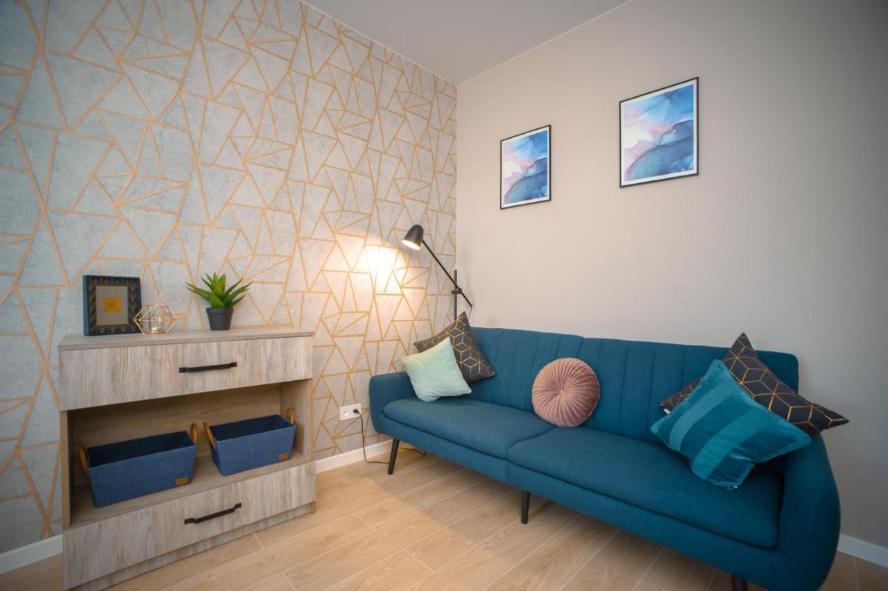 3 Bedroom, 2 Bathroom Near Forum * Lviv