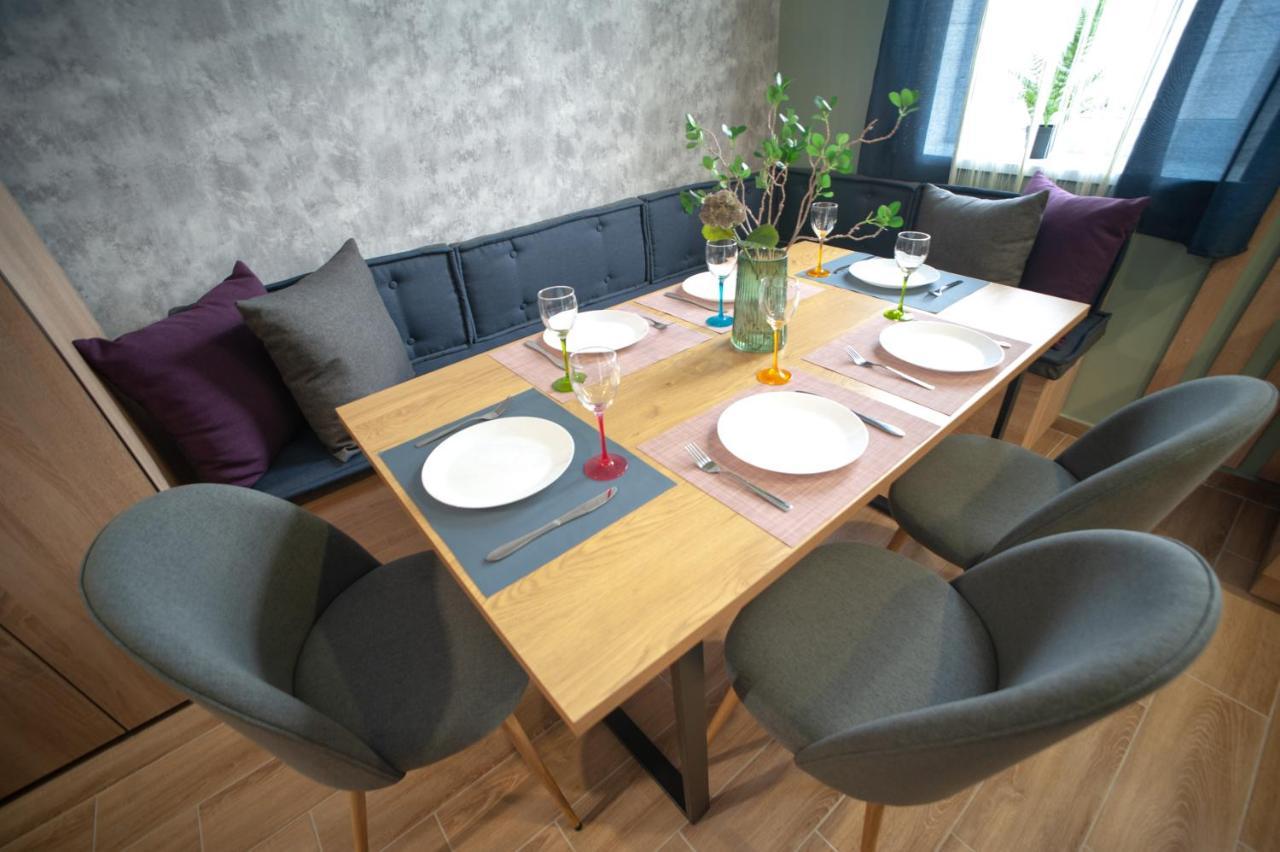 Apartment 3 Bedroom, 2 Bathroom Near Forum *