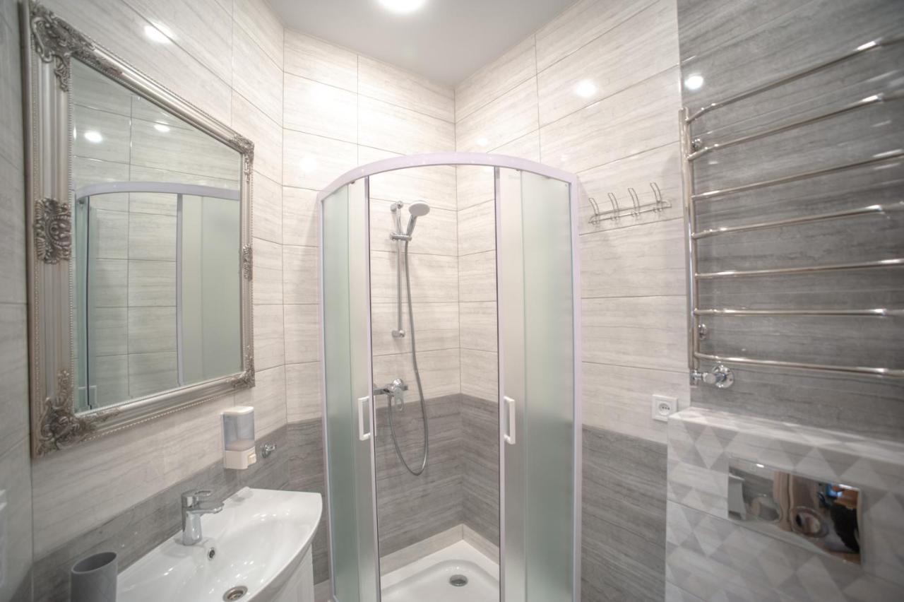 3 Bedroom, 2 Bathroom Near Forum Apartment Lviv